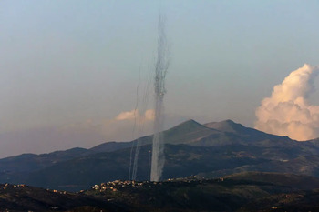 Hizbulá ataca Israel con “decenas” de cohetes