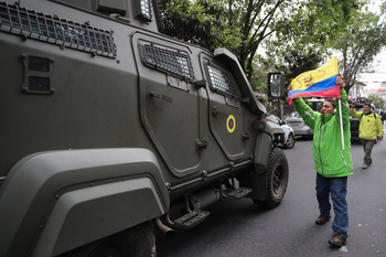 Ecuador encarcela a Glas pese a la condena global por el asalto