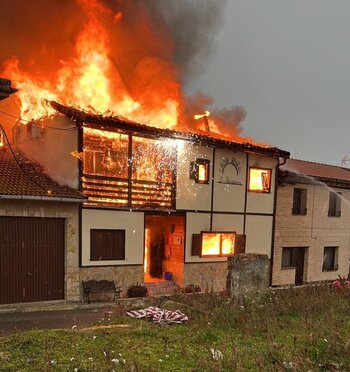 Susto en Valtierra tras incendiarse una casa rural