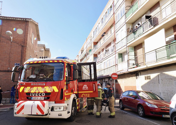 Un fallecido y siete afectados en un incendio en Valladolid