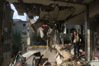Israel ataca Rafah por primera vez con artillería