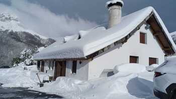La nieve deja preciosas postales en el pirineo navarro