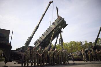 Alemania entrega un sistema de defensa Patriot a Ucrania