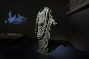 El Museo de Navarra visita el foro romano de Pompelo