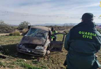 Muere un hombre de 36 años al volcar en un camino en Tudela
