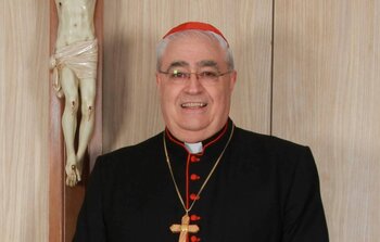 Renuncia el cardenal navarro que desapareció en Panamá