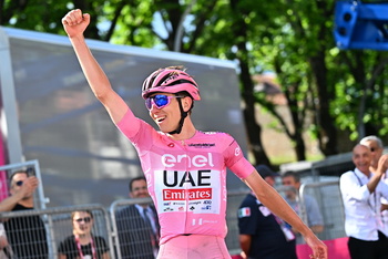 Pogacar sentencia el Giro con su sexta victoria