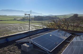 Placas solares para ayudar al bombeo de agua potable