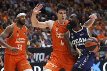 El UCAM tumba al Valencia y jugará su primera semifinal en ACB