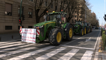 Los tractores toman Pamplona en apoyo a los investigados